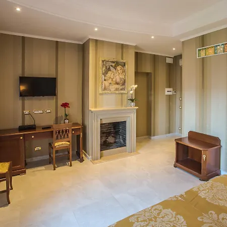 Navona Queen Rooftop 4*