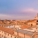 Navona Queen Rooftop Gæstehus 4*