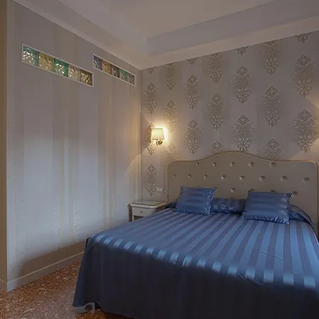 Navona Queen Rooftop Penzion 4*