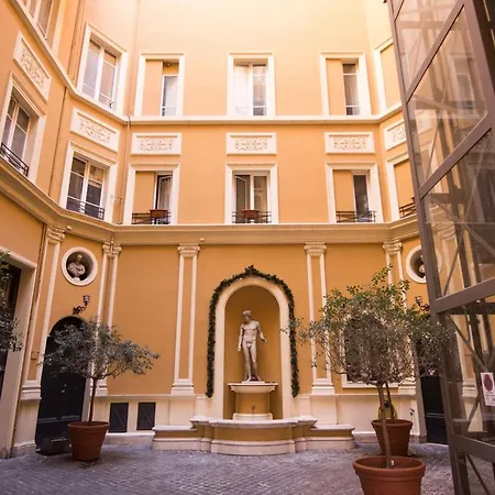 纳沃那皇后屋顶旅馆