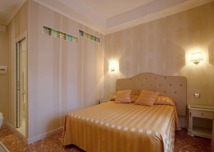Navona Queen Rooftop 4*