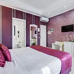 Navona Queen Rooftop Guest house