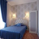 Navona Queen Rooftop 4*