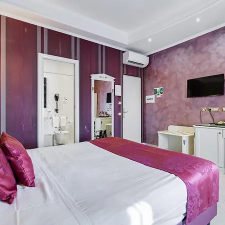 Navona Queen Rooftop Guest house