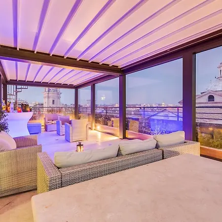 ゲストハウス ナヴォーナ クイーン ルーフトップ 4*