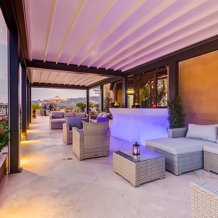 ナヴォーナ クイーン ルーフトップ ゲストハウス ローマ