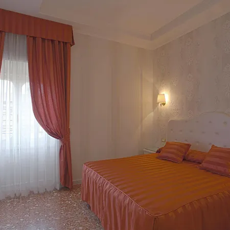 Navona Queen Rooftop Guest house 2*