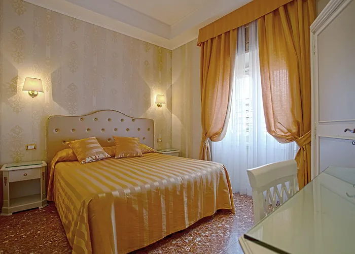 Πανσιόν Navona Queen Rooftop 4*
