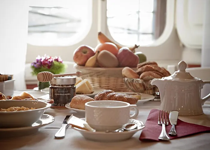 Navona Queen Rooftop 4*